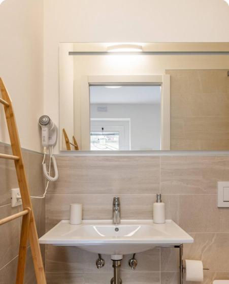 Vittoria Room Bardolino Bagian luar foto